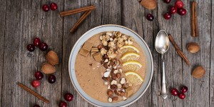 Beitragsbild des Blogbeitrags Apfelstrudel Smoothie Bowl *mit Russel Hobbs 