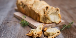 Beitragsbild des Blogbeitrags Knuspriges Zupfbrot mit Käse