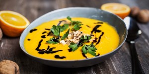 Beitragsbild des Blogbeitrags Karotten Orangen Suppe