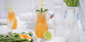 Beitragsbild des Blogbeitrags Osterbrunch mit Rotkäppchen Alkoholfrei(en) Osterdrinks