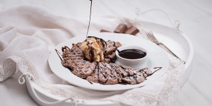 Beitragsbild des Blogbeitrags Schokowaffeln & Dulce De Leche Eistopping
