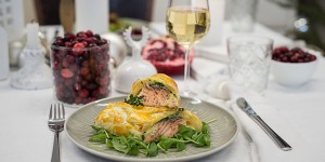 Beitragsbild des Blogbeitrags Lachs Wellington mit würzigem Käse
