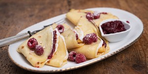 Beitragsbild des Blogbeitrags Palatschinken mit Dirndlmarmelade