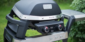 Beitragsbild des Blogbeitrags BBQ & Grillen: Weber PULSE 2000 Elektrogrill