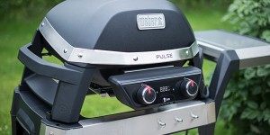 Beitragsbild des Blogbeitrags BBQ & Grillen: Weber PULSE 2000 Elektrogrill 