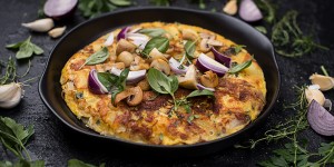 Beitragsbild des Blogbeitrags Kartoffel Gemüse Thunfisch Omelette 