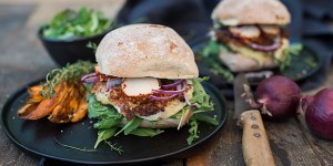 Beitragsbild des Blogbeitrags Veggie Burger mit Ziegenkäse