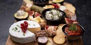 Beitragsbild des Blogbeitrags Vegetarische Käseplatte deluxe