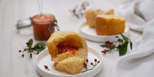 Beitragsbild des Blogbeitrags Buchteln mit Bio Marillen Marmelade