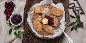 Beitragsbild des Blogbeitrags Topfennockerln in Nuss-Bröseln *Dampfgar-Rezept