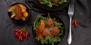 Beitragsbild des Blogbeitrags Scharfe Thunfischbällchen mit Wedges 