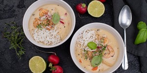 Beitragsbild des Blogbeitrags Asia Suppe „Thai Style“ mit Garnelen und Radieschen
