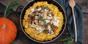 Beitragsbild des Blogbeitrags Kürbisrisotto mit gebratenen Pilzen & Ziegenkäse