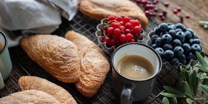Beitragsbild des Blogbeitrags Sfogliatelle – Italienisches Frühstücksgebäck mit Apfel Kaffee Marmelade 