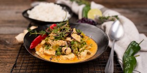 Beitragsbild des Blogbeitrags Hühnercurry mit Erbsen