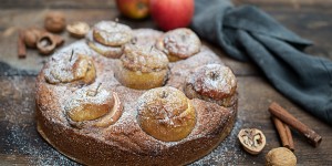 Beitragsbild des Blogbeitrags Bratapfelkuchen Zuckerfrei