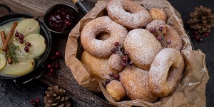 Beitragsbild des Blogbeitrags Krapfen mit Birnen-Vanille-Kompott