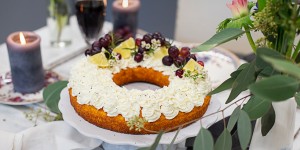 Beitragsbild des Blogbeitrags Polentakuchen mit Topfencreme *zuckerfrei