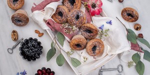 Beitragsbild des Blogbeitrags Mandel Muffins mit Schwarzbeer-Tee-Marmelade 