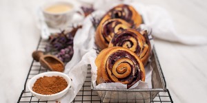 Beitragsbild des Blogbeitrags Marmeladen Schnecken mit Hollerröster