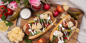 Beitragsbild des Blogbeitrags Veggie Hot Dogs mit Pommels 