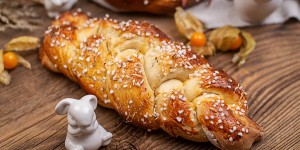 Beitragsbild des Blogbeitrags Oster Topfen Striezel