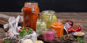 Beitragsbild des Blogbeitrags Haltbarmachen im Glas – Rezepte für die kreative Gläserküche