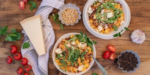 Beitragsbild des Blogbeitrags Rezept Pulled Beef Nudel Bowl mit Rucola