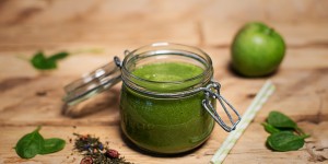 Beitragsbild des Blogbeitrags Green Tea Detox Smoothie