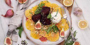 Beitragsbild des Blogbeitrags Zitrus Caprese mit Roter Beete
