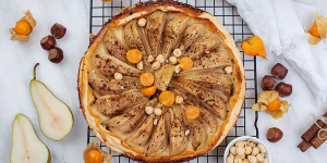 Beitragsbild des Blogbeitrags Birnen Honig Tarte Tatin 