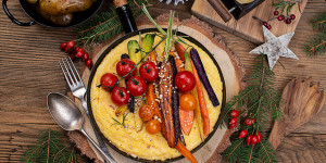 Beitragsbild des Blogbeitrags Schweizer Raclette mit Polenta & Gemüse 