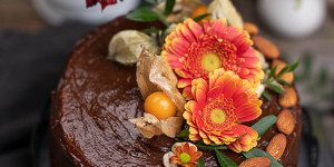 Beitragsbild des Blogbeitrags Leichte Schoko Nuss Torte