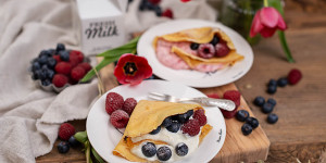 Beitragsbild des Blogbeitrags Topfen Palatschinken mit Beeren