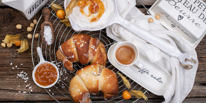 Beitragsbild des Blogbeitrags Frühstücks Nusskipferl – laktose- & eifrei