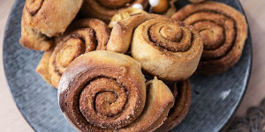 Beitragsbild des Blogbeitrags Zimtschnecken aus dem DOMO BACK Pelletofen