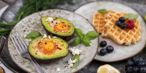 Beitragsbild des Blogbeitrags Gebackenes Avocado Ei 