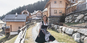 Beitragsbild des Blogbeitrags Zu Gast im Almdorf Seinerzeit