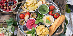 Beitragsbild des Blogbeitrags Hummus Dips dreierlei