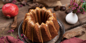 Beitragsbild des Blogbeitrags Maroni Gugelhupf mit Karamellglasur