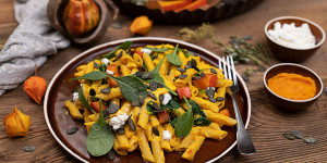 Beitragsbild des Blogbeitrags Kürbis Ricotta Penne