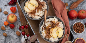 Beitragsbild des Blogbeitrags Apfel Milchreis mit Mandeln