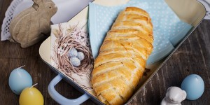 Beitragsbild des Blogbeitrags Erdäpfel Topfen Strudel 