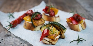 Beitragsbild des Blogbeitrags Gegrillte Gemüsebruschetta