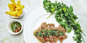 Beitragsbild des Blogbeitrags JUAN MANUEL FANGIO CHIMICHURRI RECIPE 