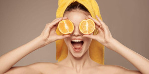 Beitragsbild des Blogbeitrags THE ULTIMATE GUIDE TO HYDRATING YOUR SKIN: A-LIST SECRETS REVEALED 