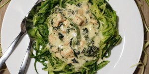 Beitragsbild des Blogbeitrags Zudeln mit einer Lachs – Obers – Blattspinatsauce
