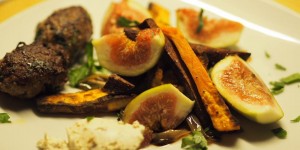 Beitragsbild des Blogbeitrags (Deutsch) Gebackene Süßkartoffeln mit frischen Feigen