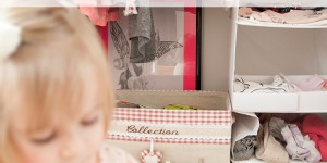 Beitragsbild des Blogbeitrags Montessori im Kleiderschrank: Sortieren, falten, an- und ausziehen? „Kann ich alles selbst!“ 