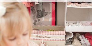 Beitragsbild des Blogbeitrags Montessori im Kleiderschrank: Sortieren, falten, an- und ausziehen? „Kann ich alles selbst!“